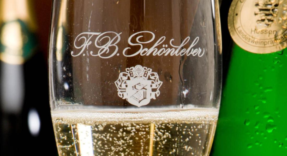 Wein- Und Sekthaus F.B.Schoenleber Oestrich-Winkel Exterior photo
